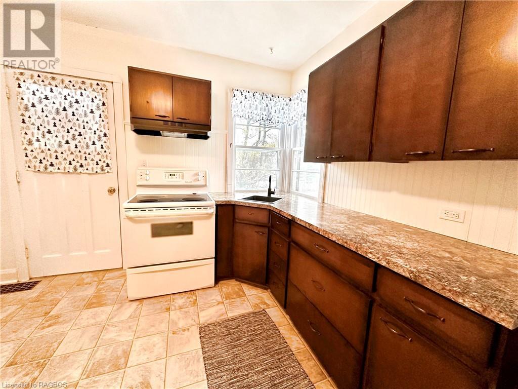 108 7th Street, Hanover, Ontario  N4N 1G4 - Photo 7 - 40526275