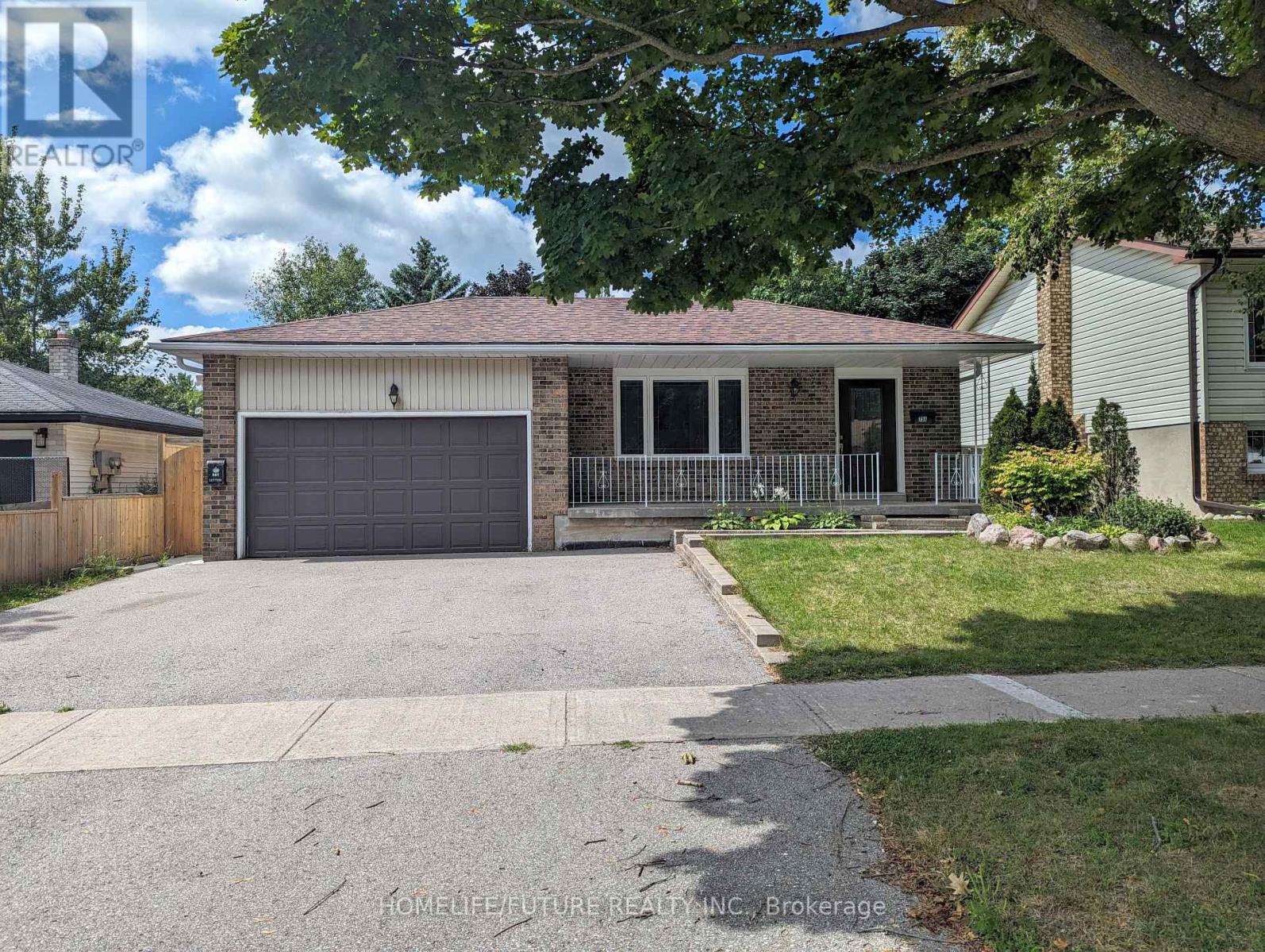 75 BRONTE CRES, barrie, Ontario