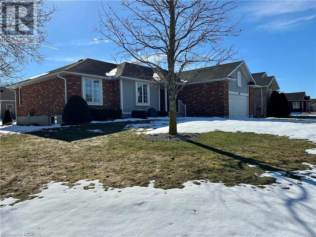 709 17th Street Crescent, Hanover, Ontario  N4N 3S7 - Photo 1 - 40525615