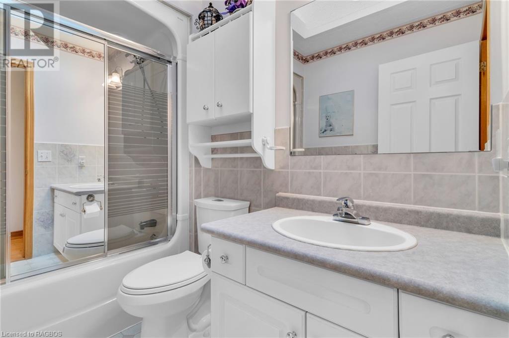 709 17th Street Crescent, Hanover, Ontario  N4N 3S7 - Photo 10 - 40525615