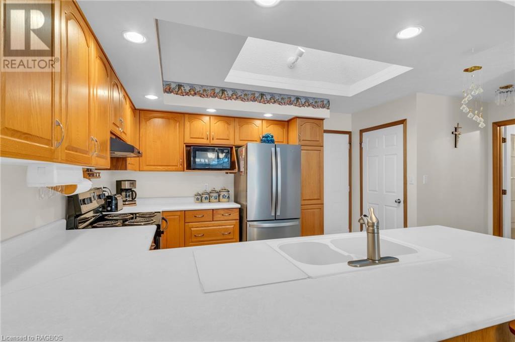 709 17th Street Crescent, Hanover, Ontario  N4N 3S7 - Photo 13 - 40525615