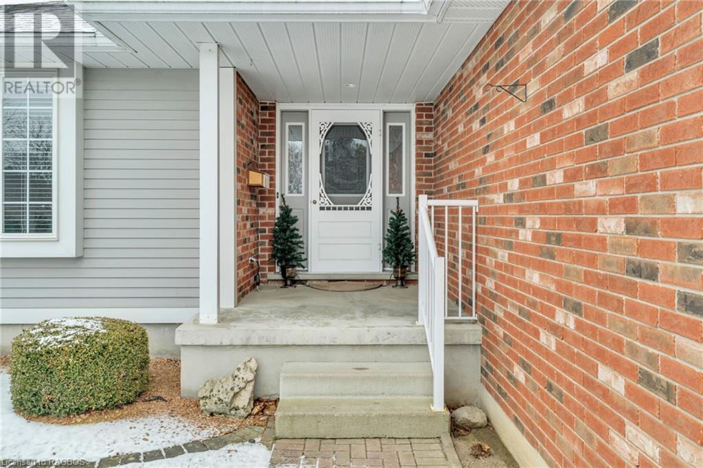 709 17th Street Crescent, Hanover, Ontario  N4N 3S7 - Photo 5 - 40525615