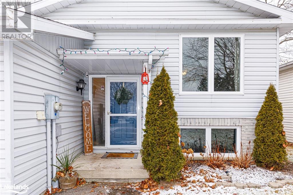 28 Dyer Drive, Wasaga Beach, Ontario  L9Z 1E2 - Photo 3 - 40525960
