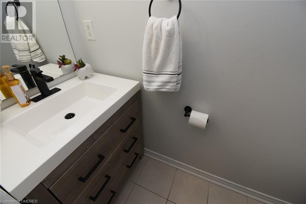 2086 Ghent Avenue Unit# 32, Burlington, Ontario  L7R 0E1 - Photo 8 - 40522165