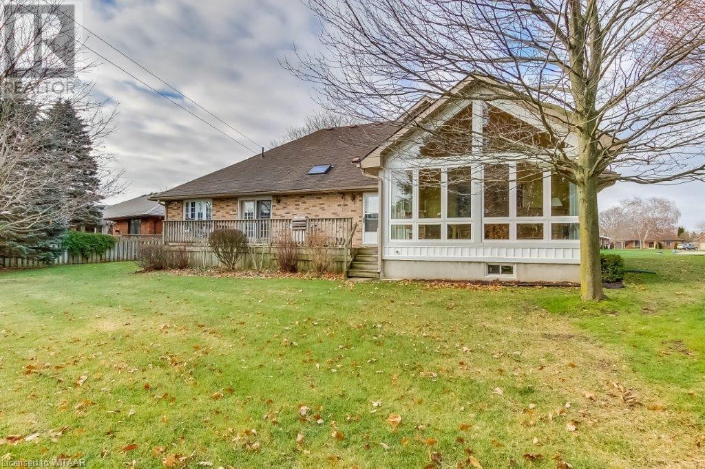 40 Alexander Avenue, Tillsonburg, Ontario  N4G 4Z1 - Photo 3 - 40524835