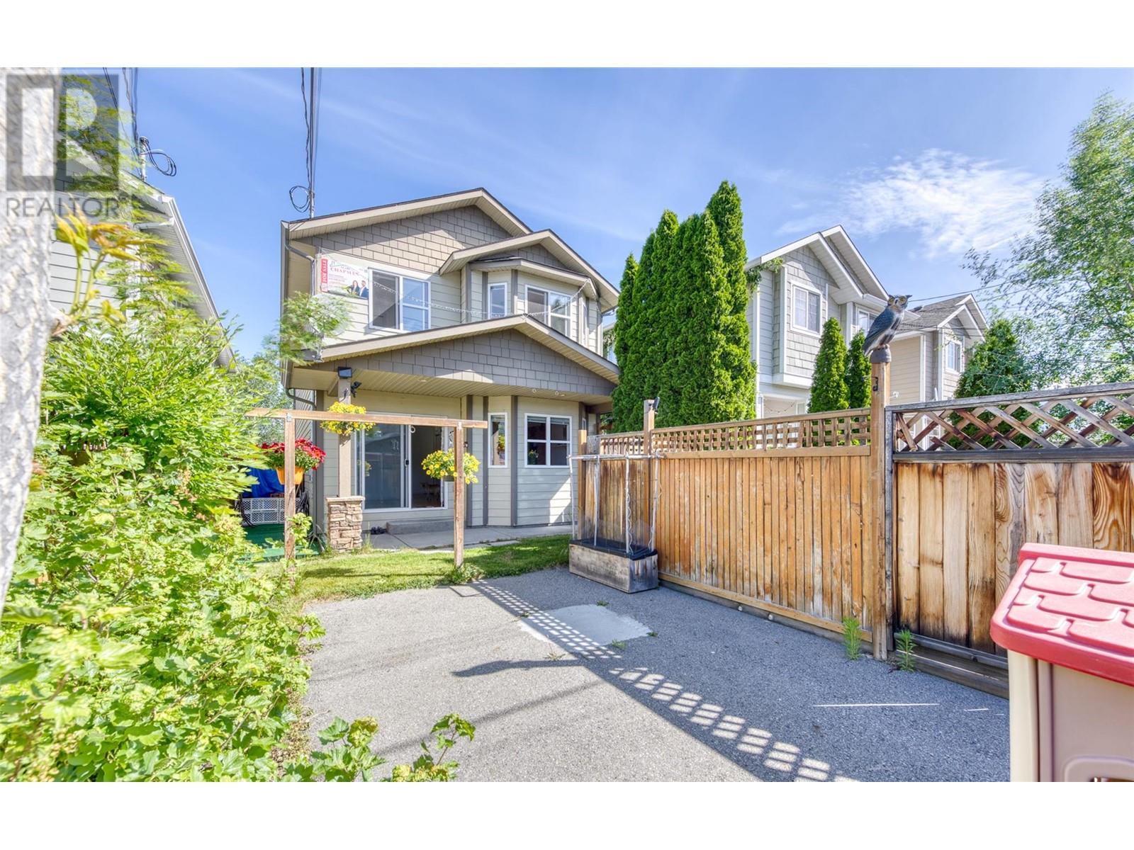 482 WESTMINSTER Avenue 102, Main North, Penticton 