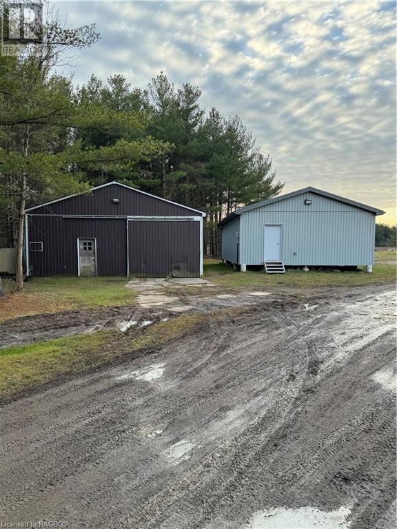 5870 Riverside Drive Drive, Melbourne, Ontario N0L 1T0 (26396263