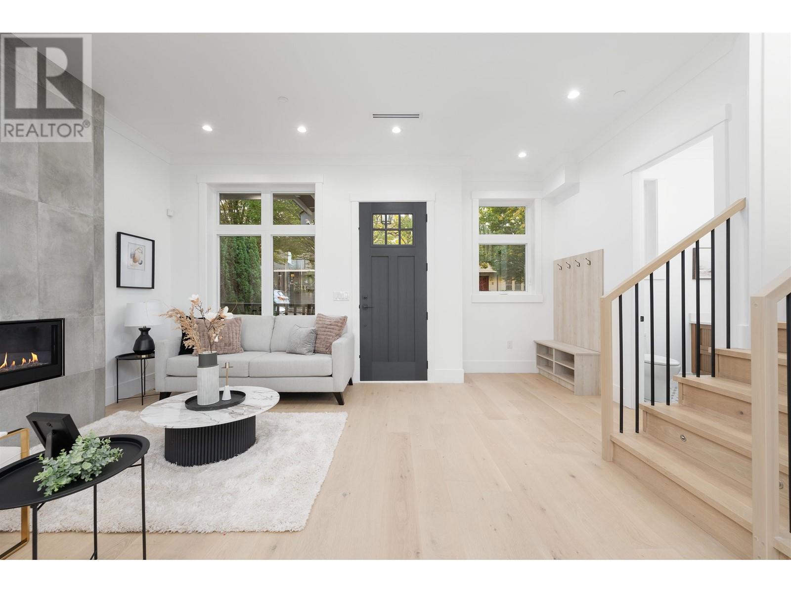 4990 Sherbrooke Street, Vancouver, British Columbia  V5W 3M2 - Photo 2 - R2839980
