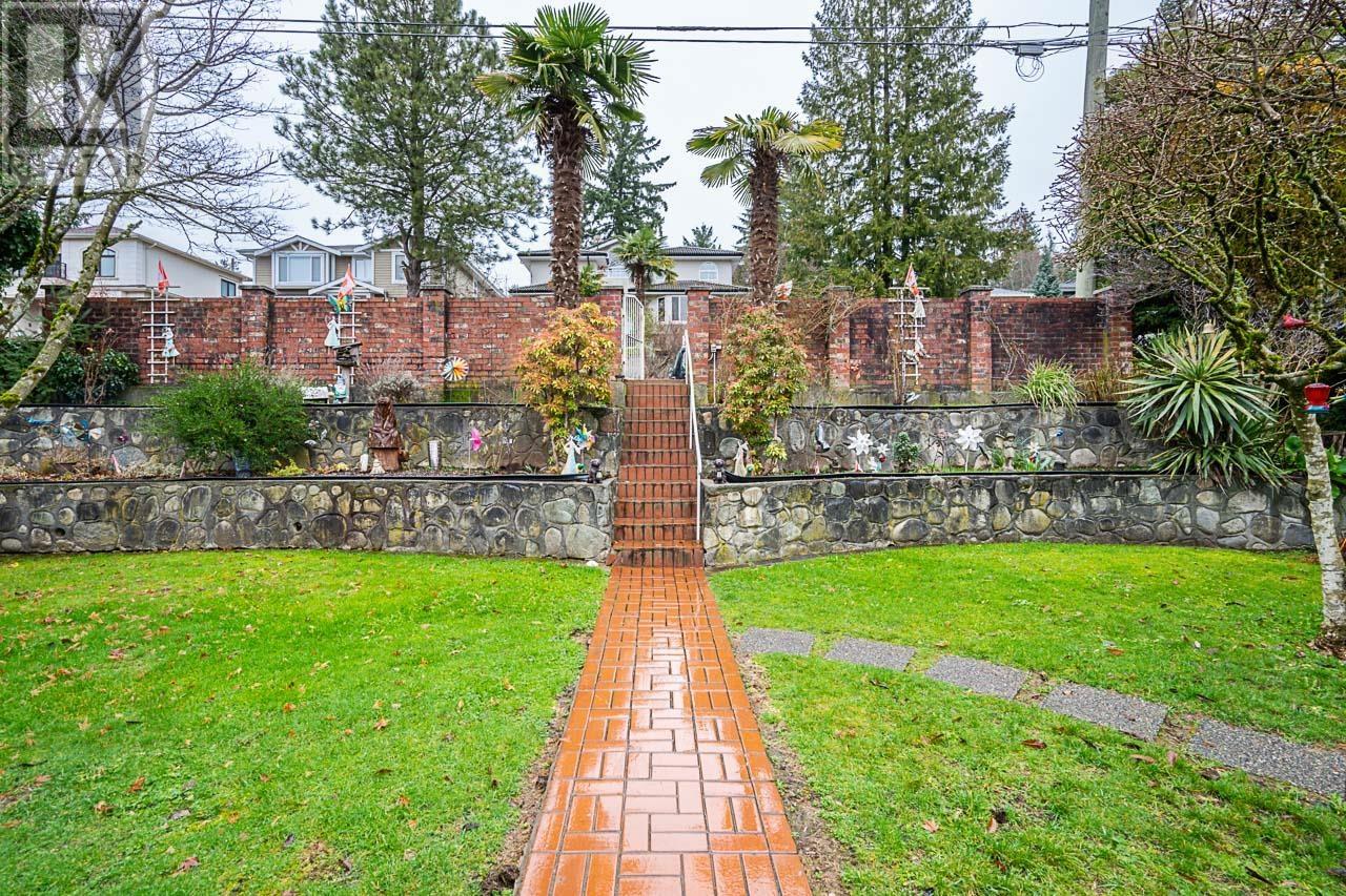 5644 Patrick Street, Burnaby, British Columbia  V5J 3B3 - Photo 3 - R2840169