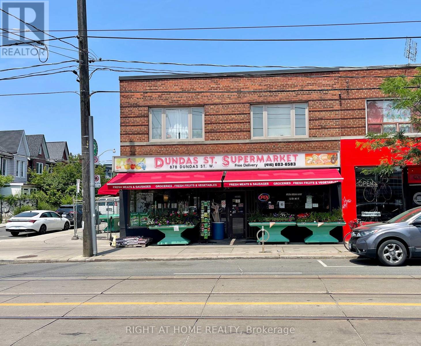 878 DUNDAS ST W, toronto, Ontario