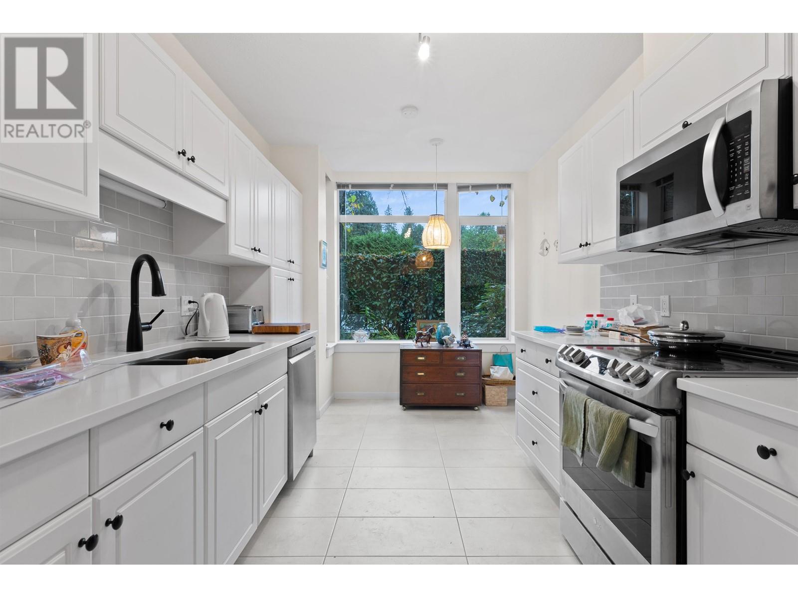 309 2271 Bellevue Avenue, West Vancouver, British Columbia  V7V 4X1 - Photo 2 - R2840295
