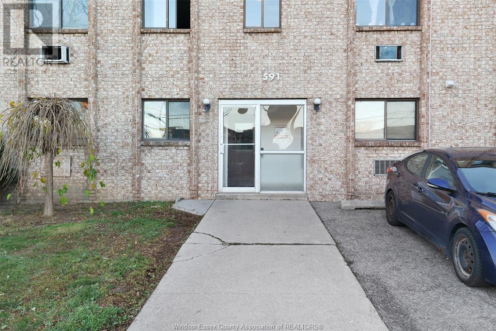 591 Wellington Avenue, Windsor, Ontario  N9A 5J3 - Photo 4 - 24000312