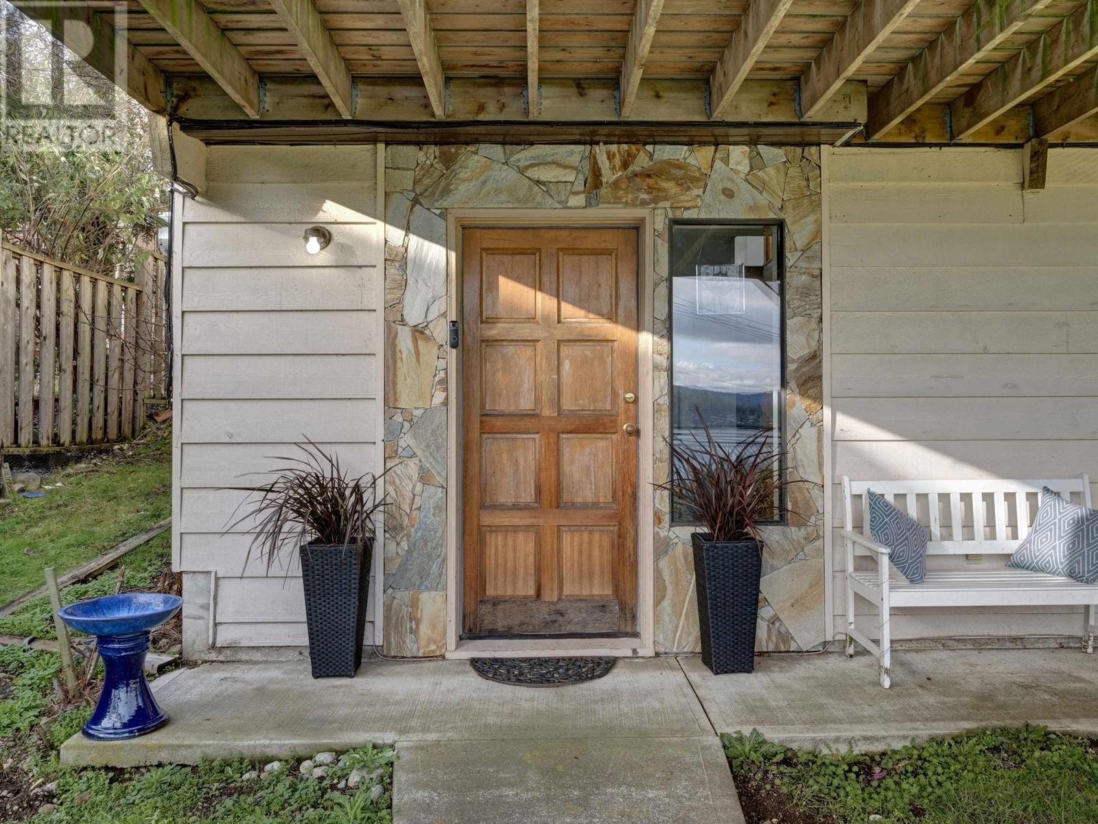 529 S Fletcher Road, Gibsons, British Columbia  V0N 1V0 - Photo 4 - R2840404