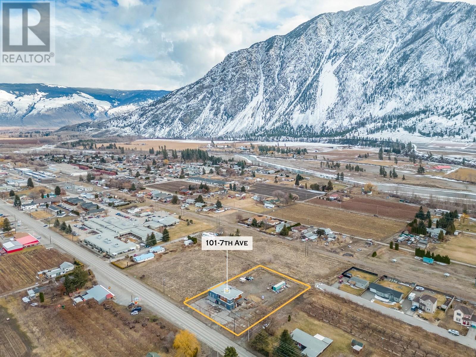 101 7th Avenue, Keremeos, British Columbia  V0X 1N3 - Photo 1 - 10302252