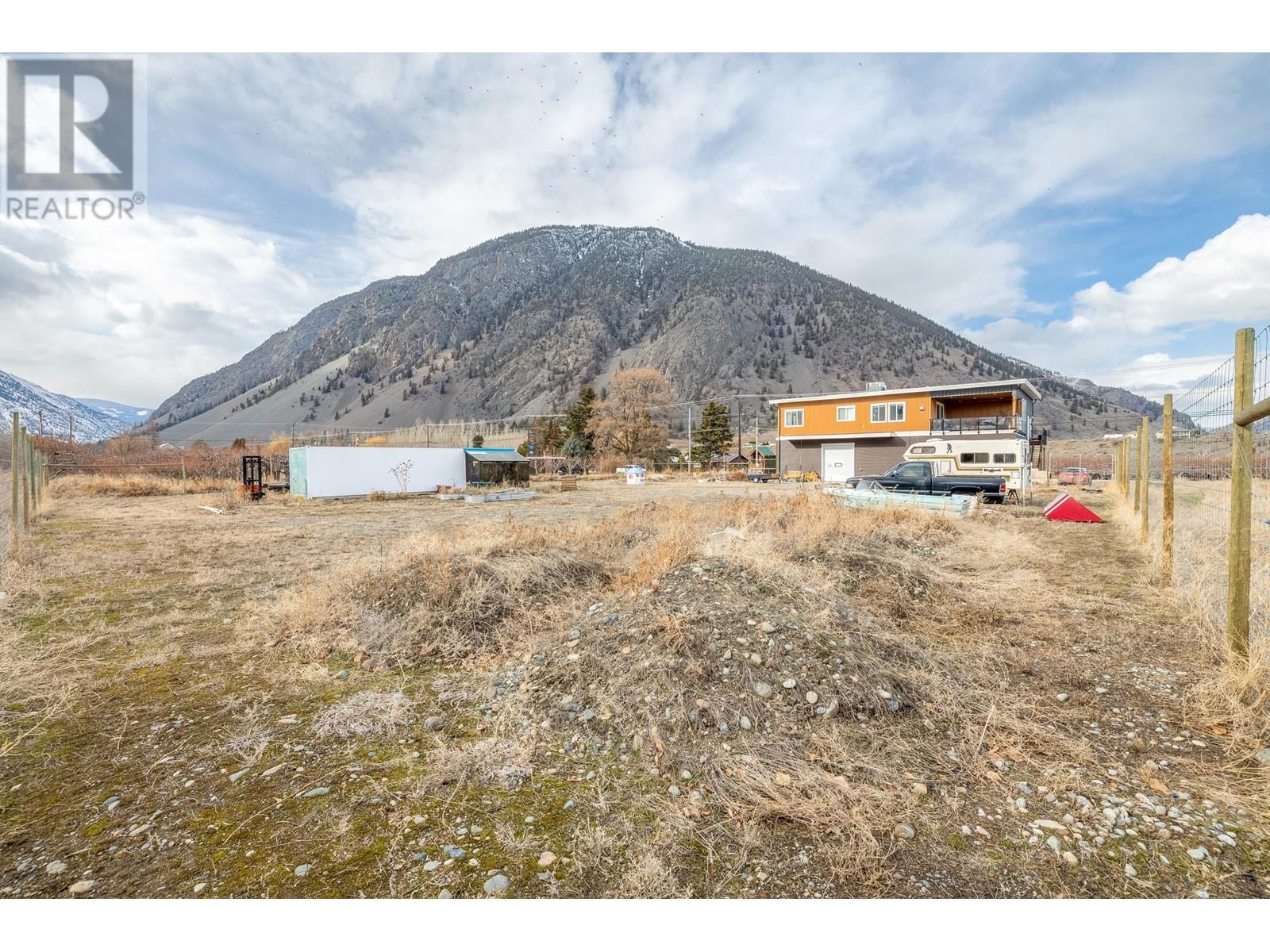 101 7th Avenue Keremeos