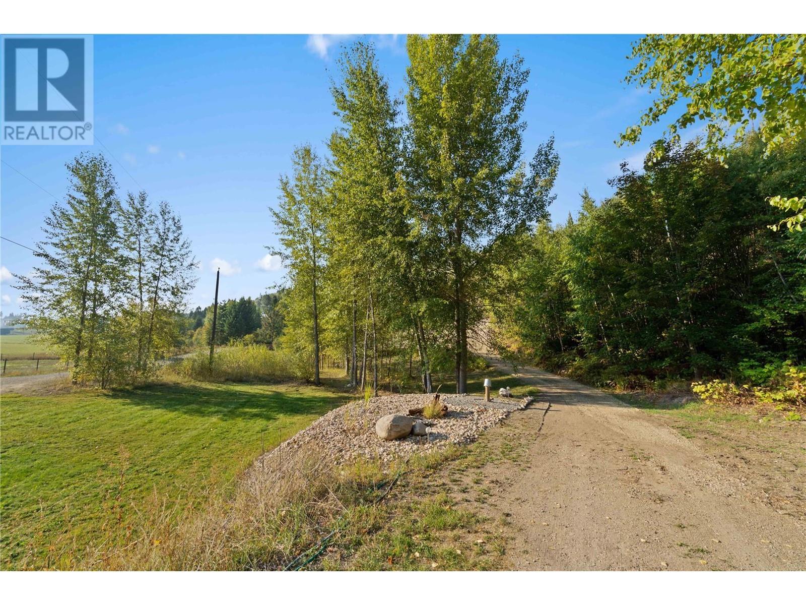 3463 Kernaghan Road Salmon Arm Photo 16