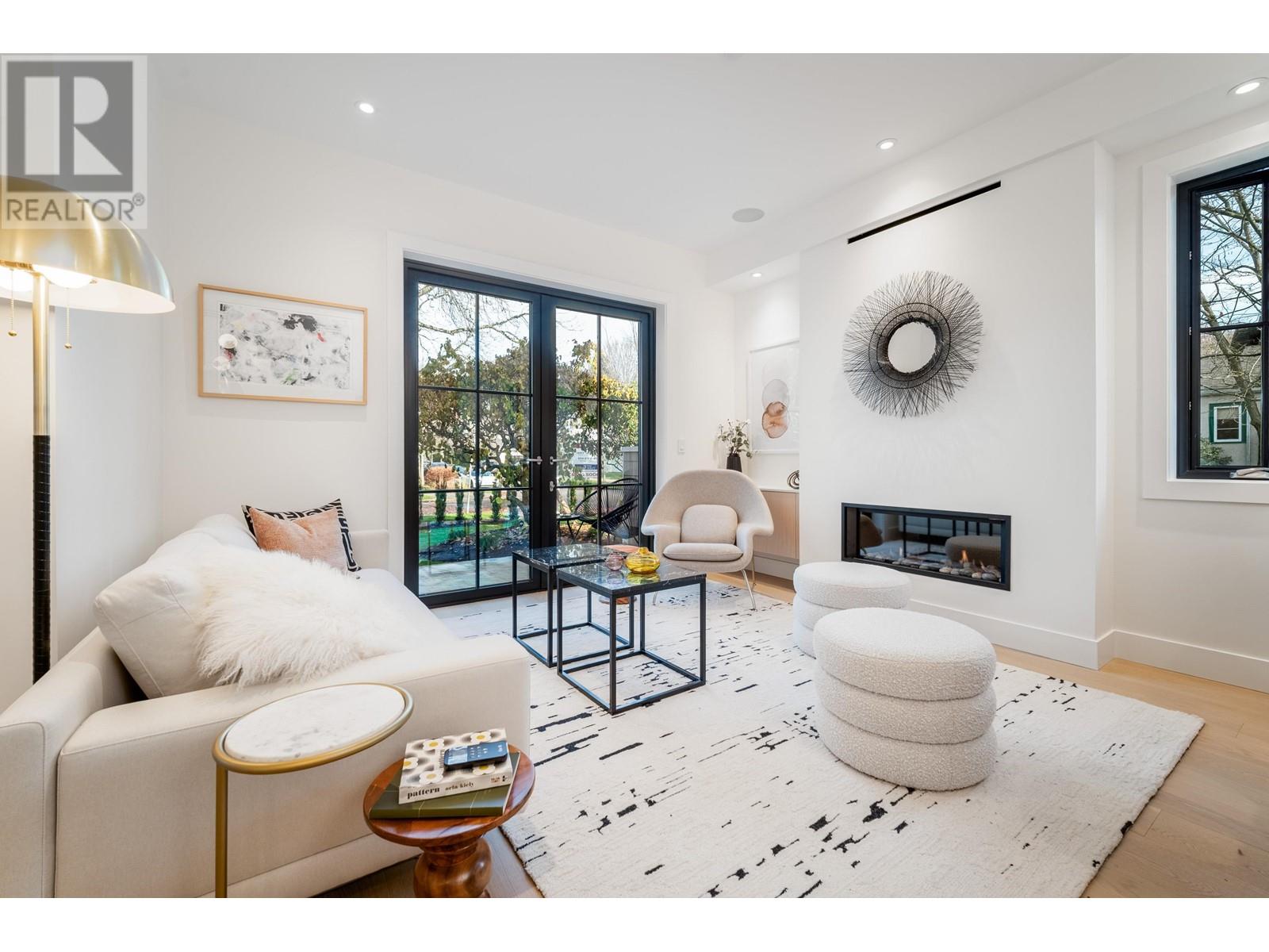 3004 W 14th Avenue, Vancouver, British Columbia V6K 2X8 (26401024