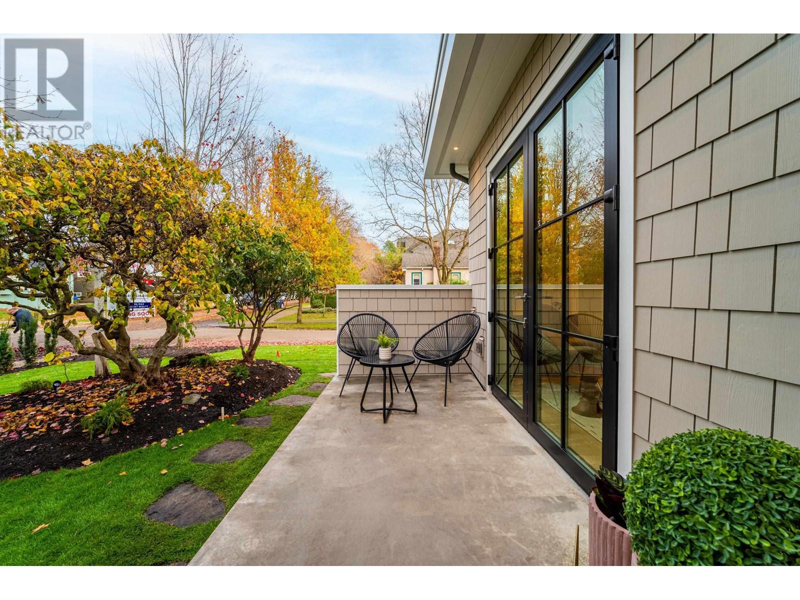 3004 W 14th Avenue, Vancouver, British Columbia V6K 2X8 (26401024