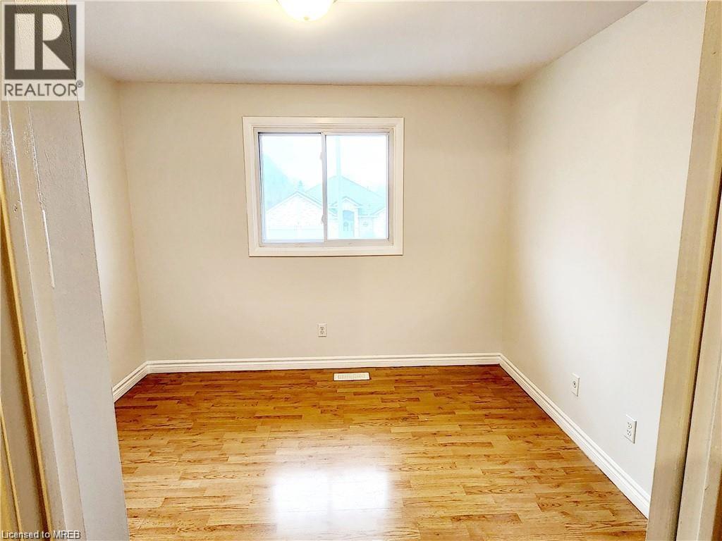881 Dearness Drive, London, Ontario  N6E 1Y4 - Photo 11 - 40527747