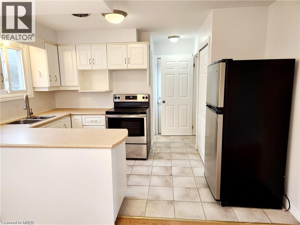 881 Dearness Drive, London, Ontario  N6E 1Y4 - Photo 6 - 40527747