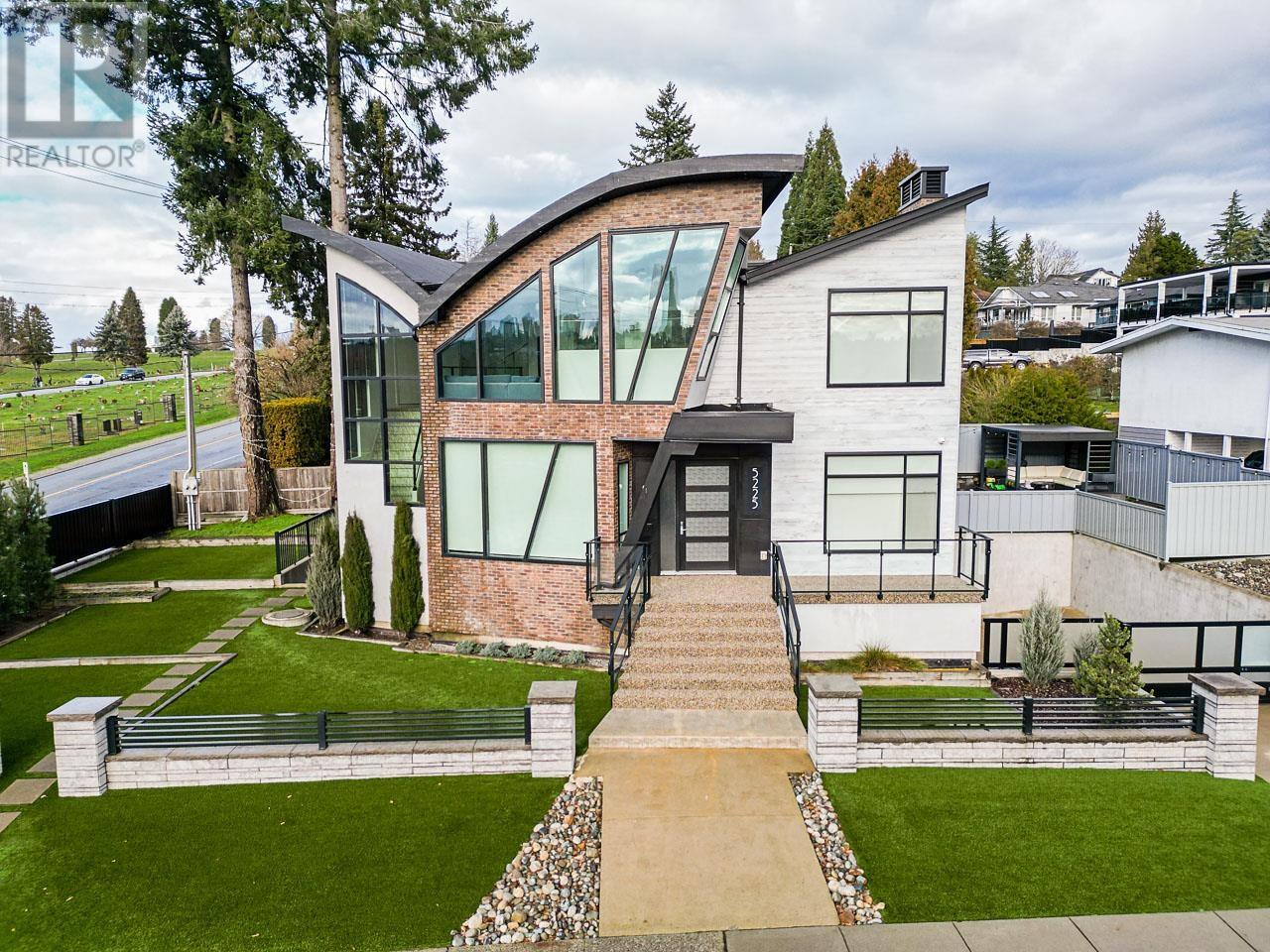 5225 Eglinton Street, Burnaby, British Columbia  V5G 2B3 - Photo 1 - R2840679