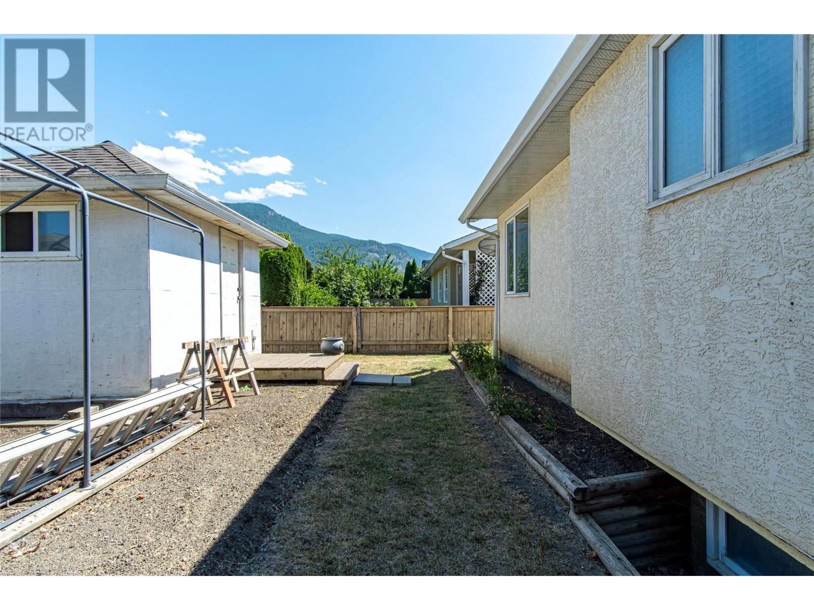 2076 Okanagan Street, Armstrong, British Columbia  V0E 1B1 - Photo 45 - 10302205