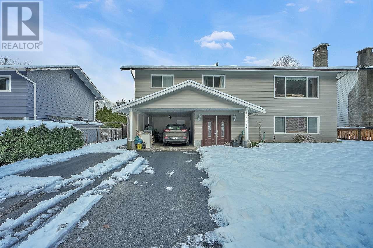 37983 Magnolia Crescent, Squamish, British Columbia  V8B 0X7 - Photo 1 - R2840646