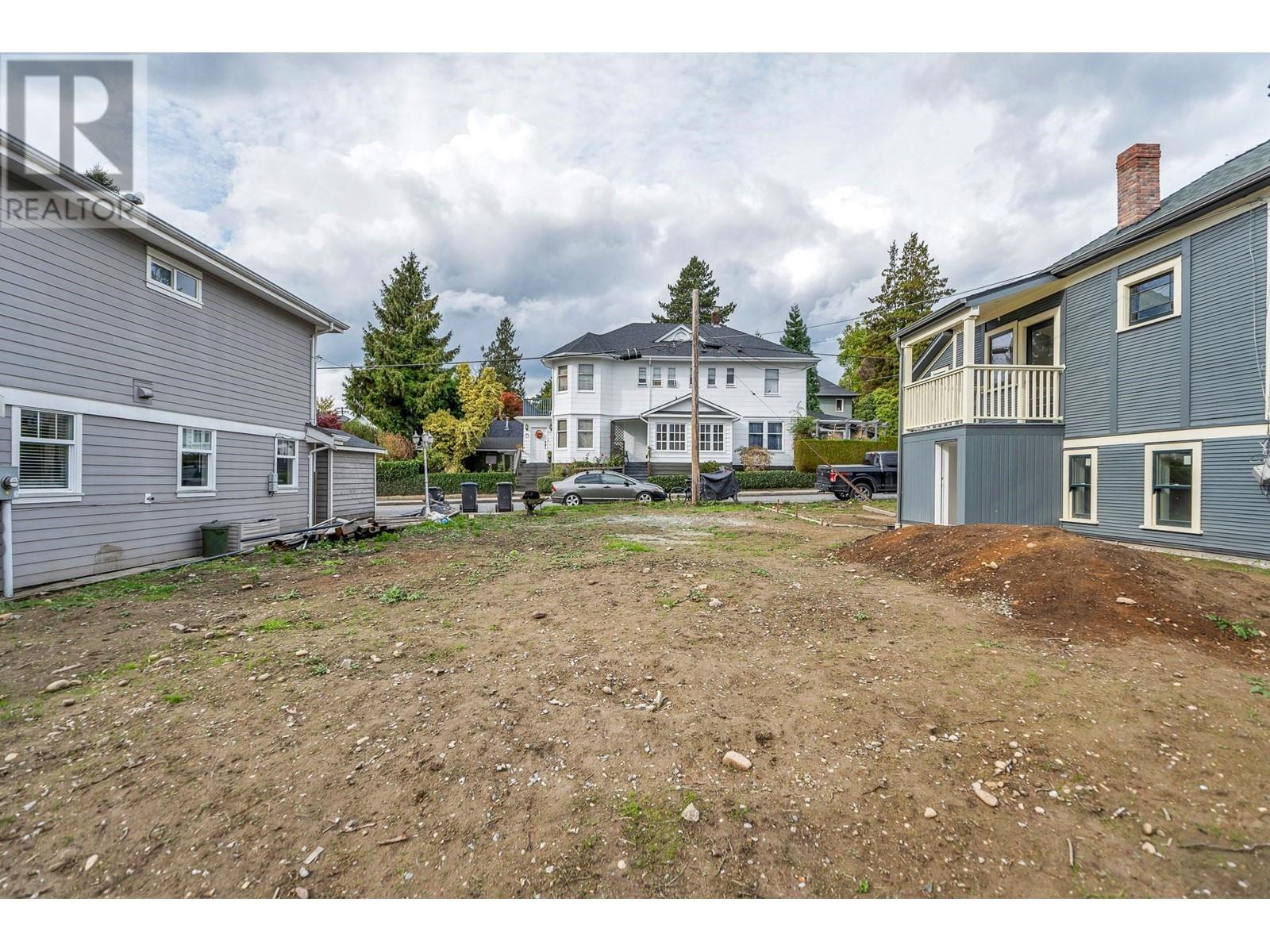 219 Townsend Place, New Westminster, British Columbia  V0V 0V0 - Photo 1 - R2840917