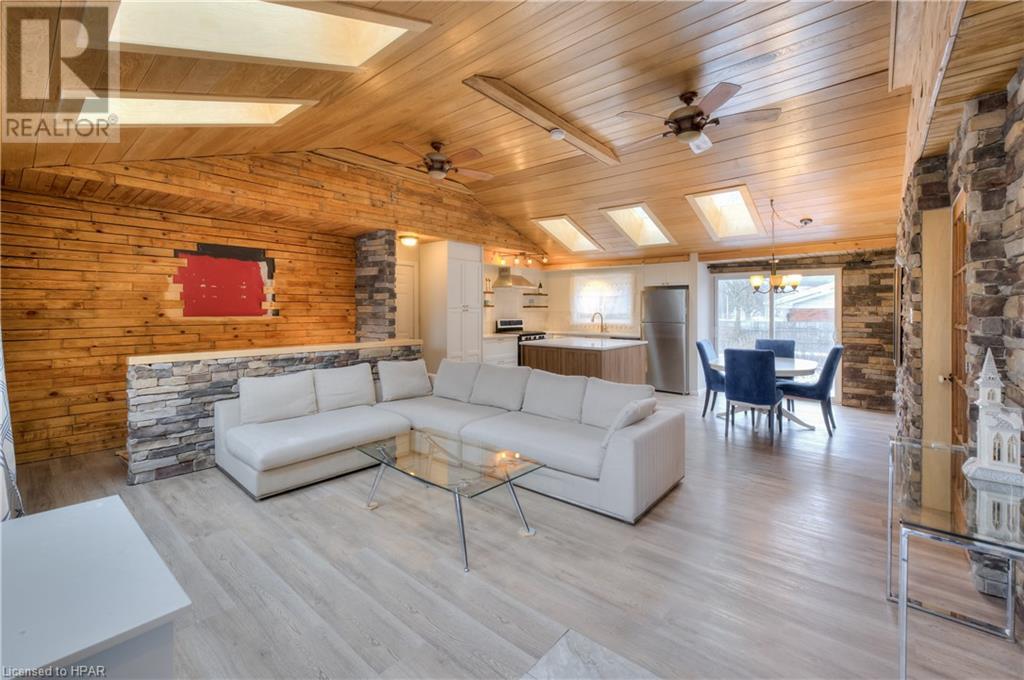 94 Waterloo Street S, St. Marys, Ontario  N4X 0A3 - Photo 3 - 40527241