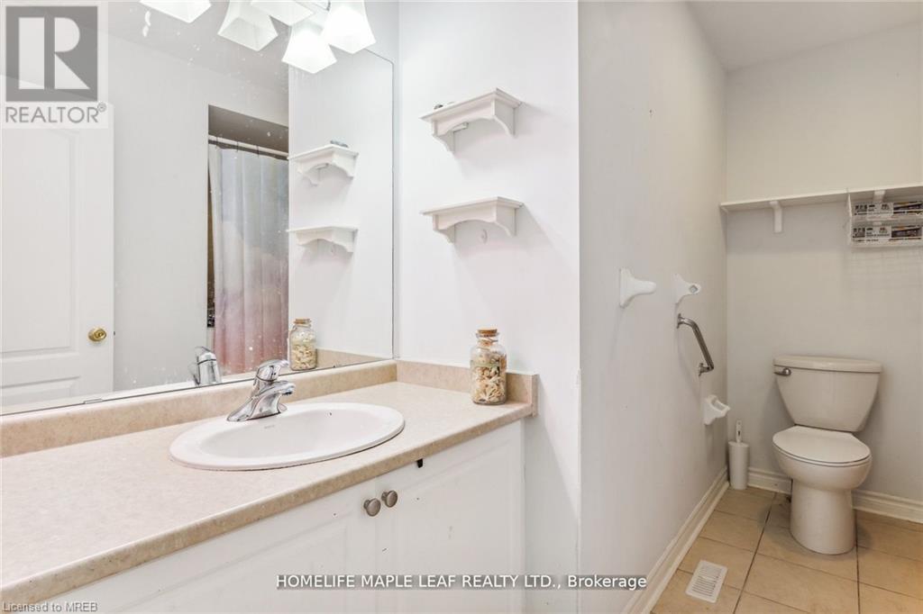 350 Lakebreeze Drive Unit# 8, Clarington, Ontario  L1B 1N2 - Photo 16 - 40528196