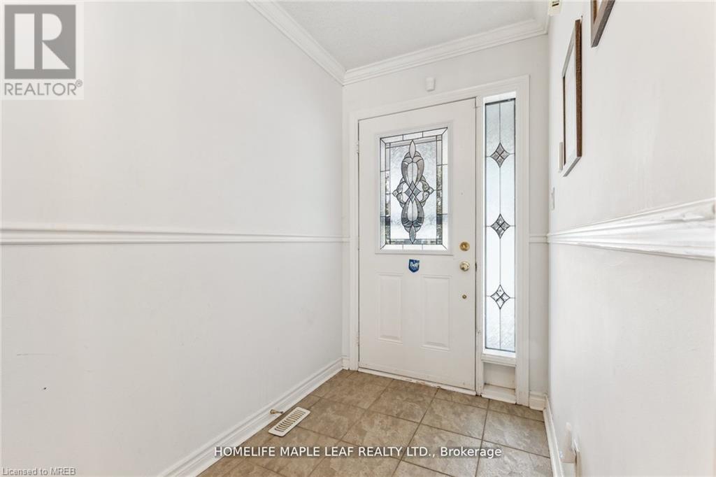 350 Lakebreeze Drive Unit# 8, Clarington, Ontario  L1B 1N2 - Photo 3 - 40528196