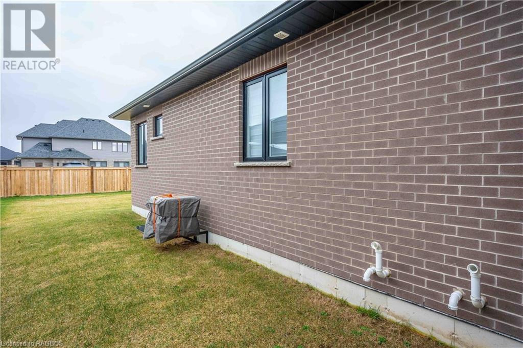 327 Normanton Street, Saugeen Shores, Ontario  N0H 2C3 - Photo 10 - 40525516