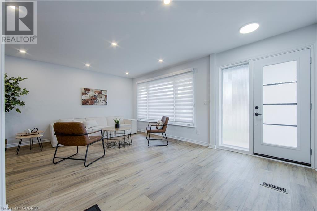 70 Wilton Drive, Brampton, Ontario  L6W 3A1 - Photo 3 - 40528082