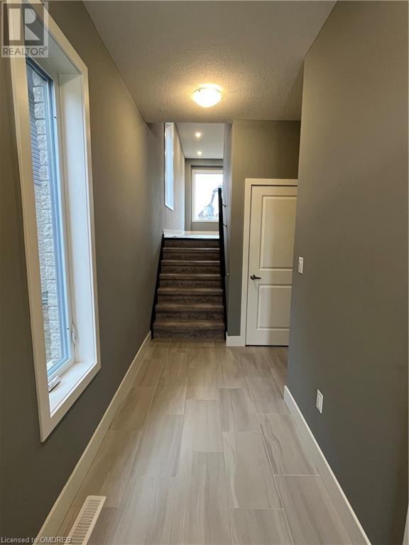 429 Edgevalley Road, London, Ontario  N5V 5J4 - Photo 1 - 40528029