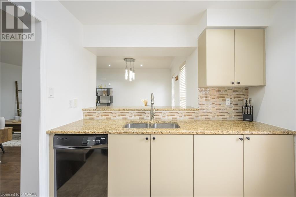 915 Nadalin Heights, Milton, Ontario  L9T 8R1 - Photo 12 - 40527732