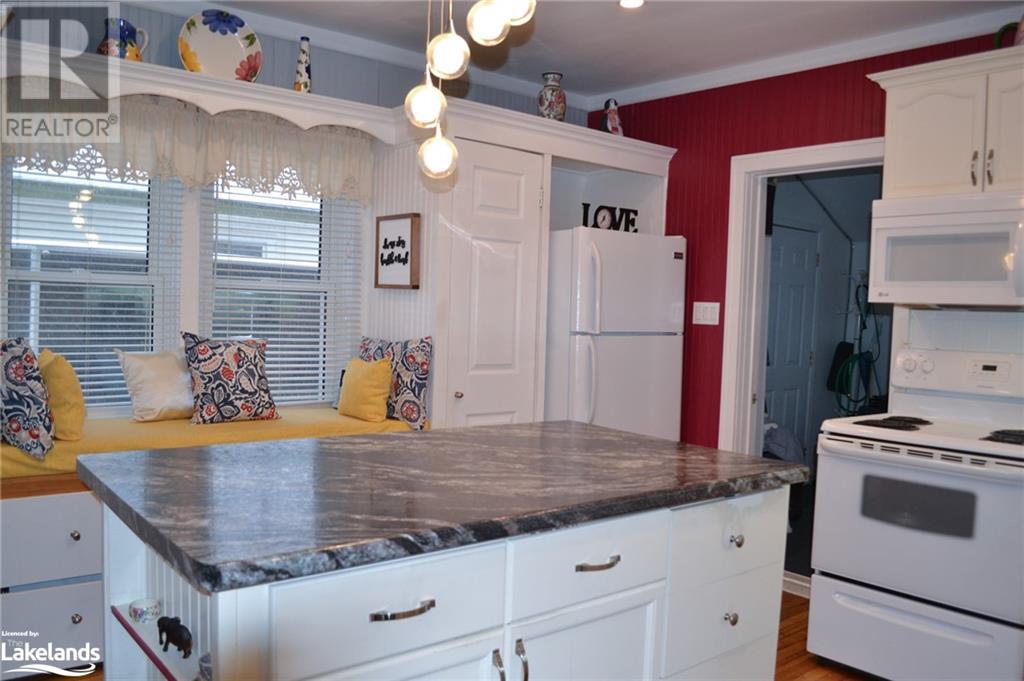 83 Brunel Road, Huntsville, Ontario  P1H 1R1 - Photo 4 - 40528084