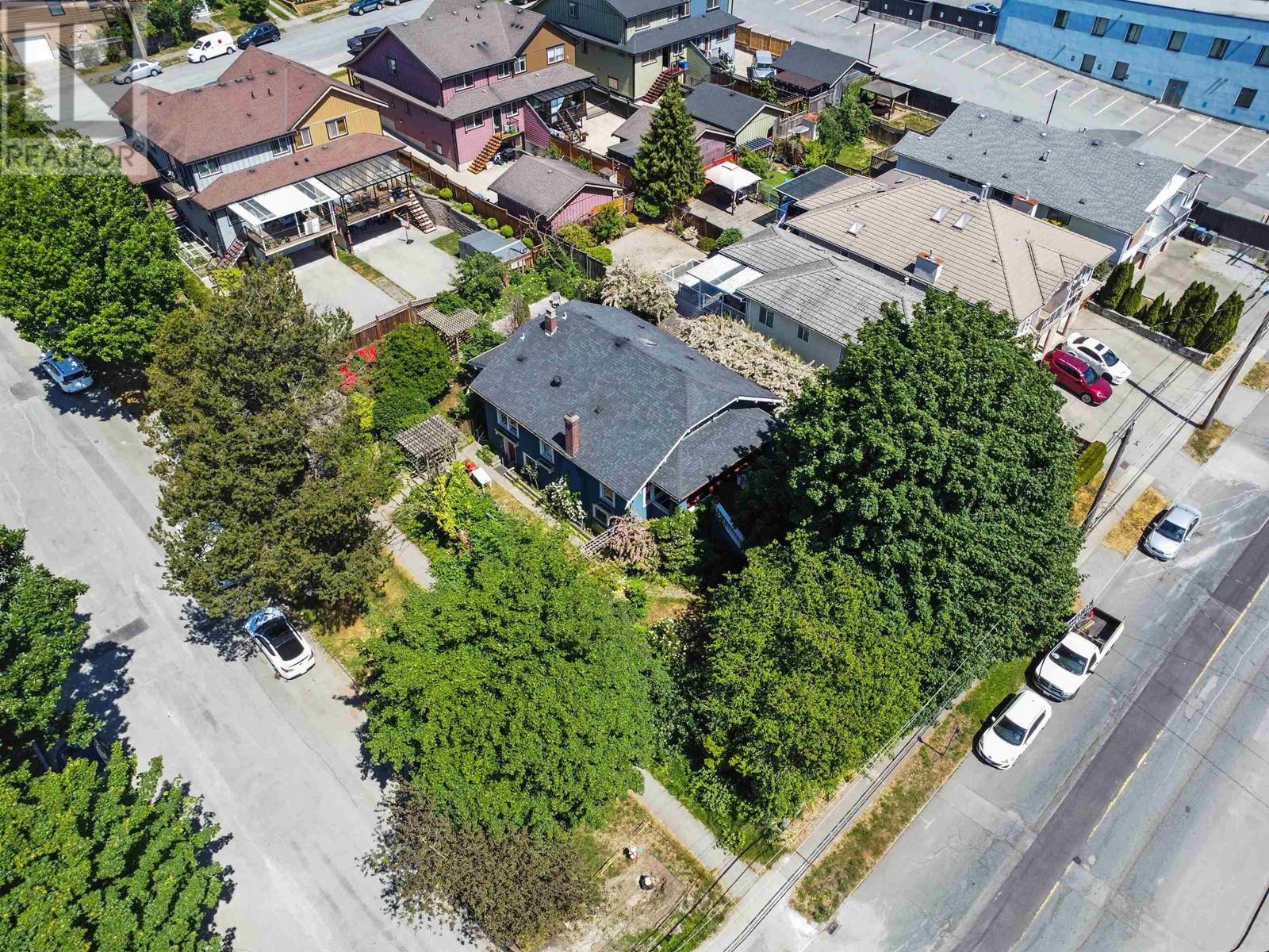 1217 Sixth Avenue, New Westminster, British Columbia  V3M 2C1 - Photo 3 - R2840954