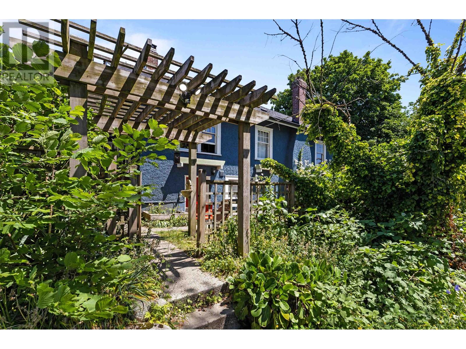1217 Sixth Avenue, New Westminster, British Columbia  V3M 2C1 - Photo 31 - R2840954