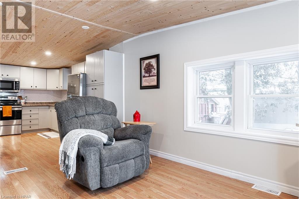 135 Ash Street, Crystal Lake, Ontario  N5A 6S6 - Photo 6 - 40528326