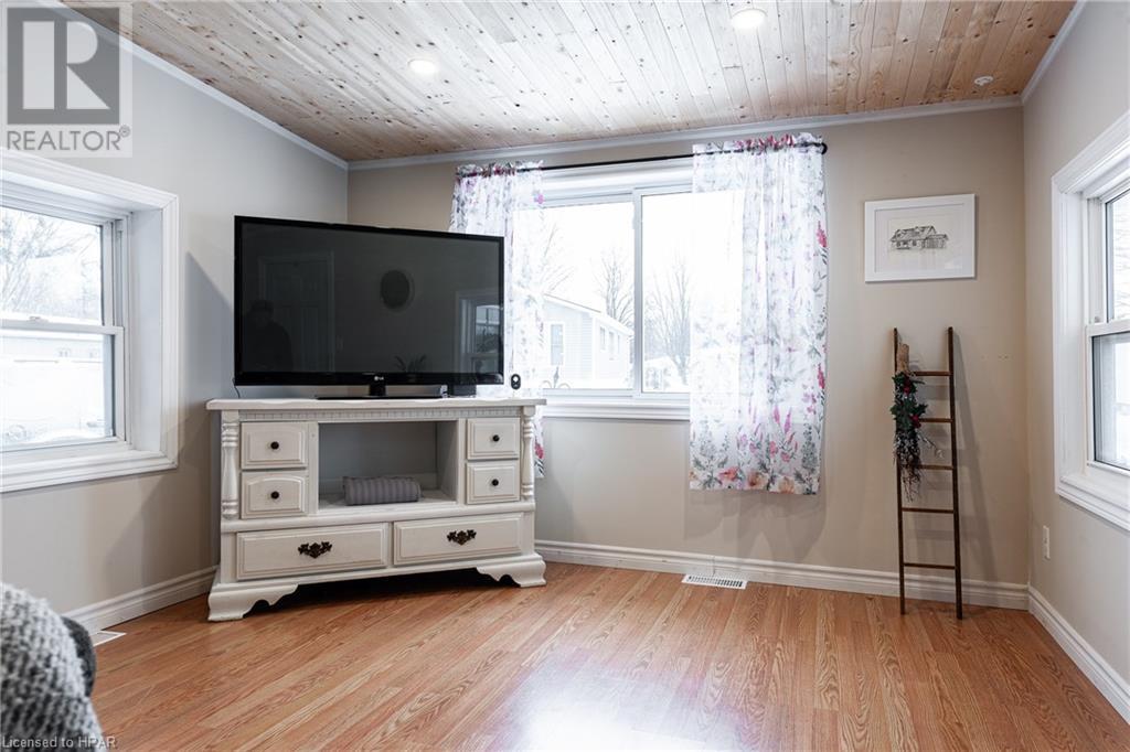 135 Ash Street, Crystal Lake, Ontario  N5A 6S6 - Photo 7 - 40528326