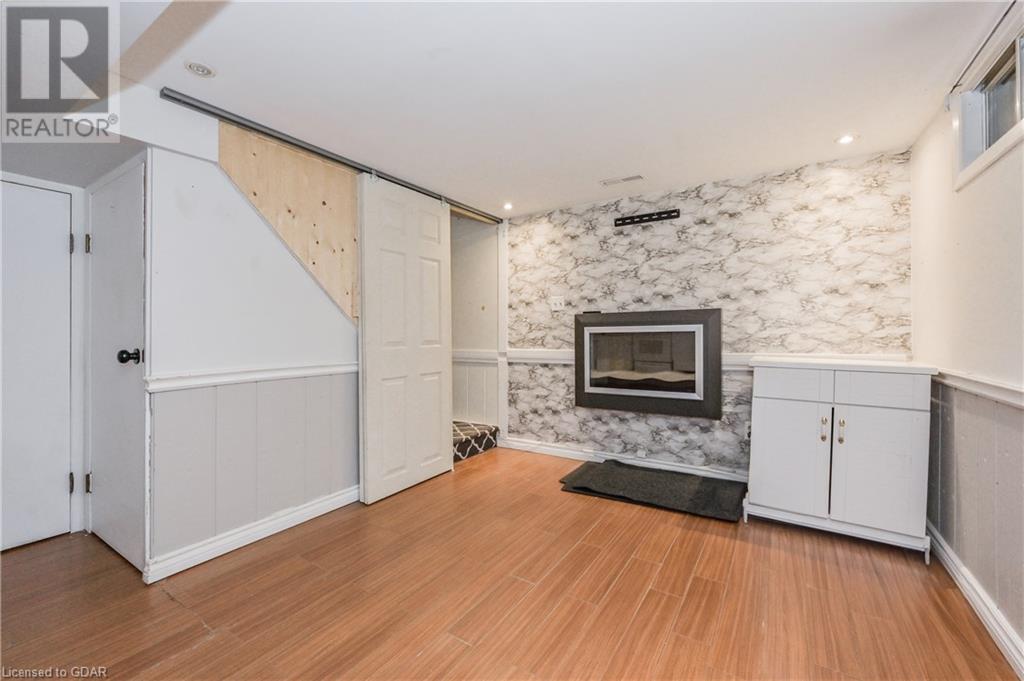 12 Churchill Crescent, Centre Wellington, Ontario  N1M 2J4 - Photo 32 - 40528393