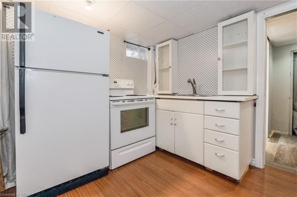 12 Churchill Crescent, Centre Wellington, Ontario  N1M 2J4 - Photo 34 - 40528393