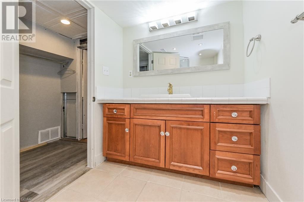 12 Churchill Crescent, Centre Wellington, Ontario  N1M 2J4 - Photo 35 - 40528393