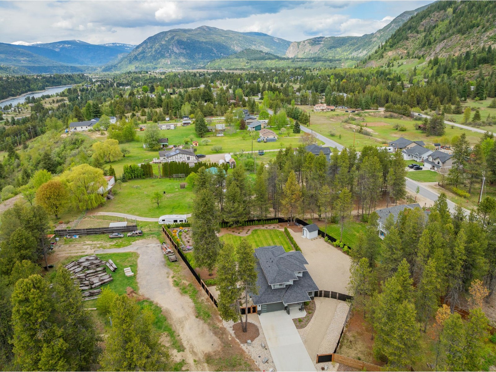 740 Prairie South Road, Castlegar, British Columbia  V1N 4K6 - Photo 55 - 2474539