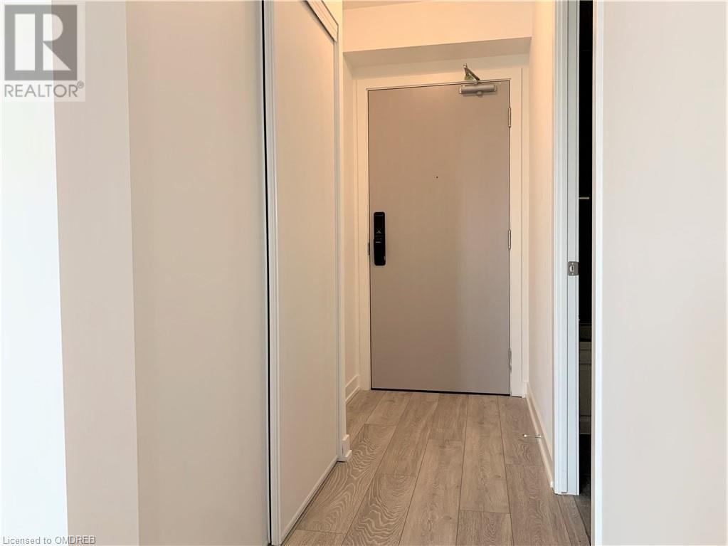 3200 Dakota Common Unit# B215, Burlington, Ontario  L7M 2A7 - Photo 3 - 40527880