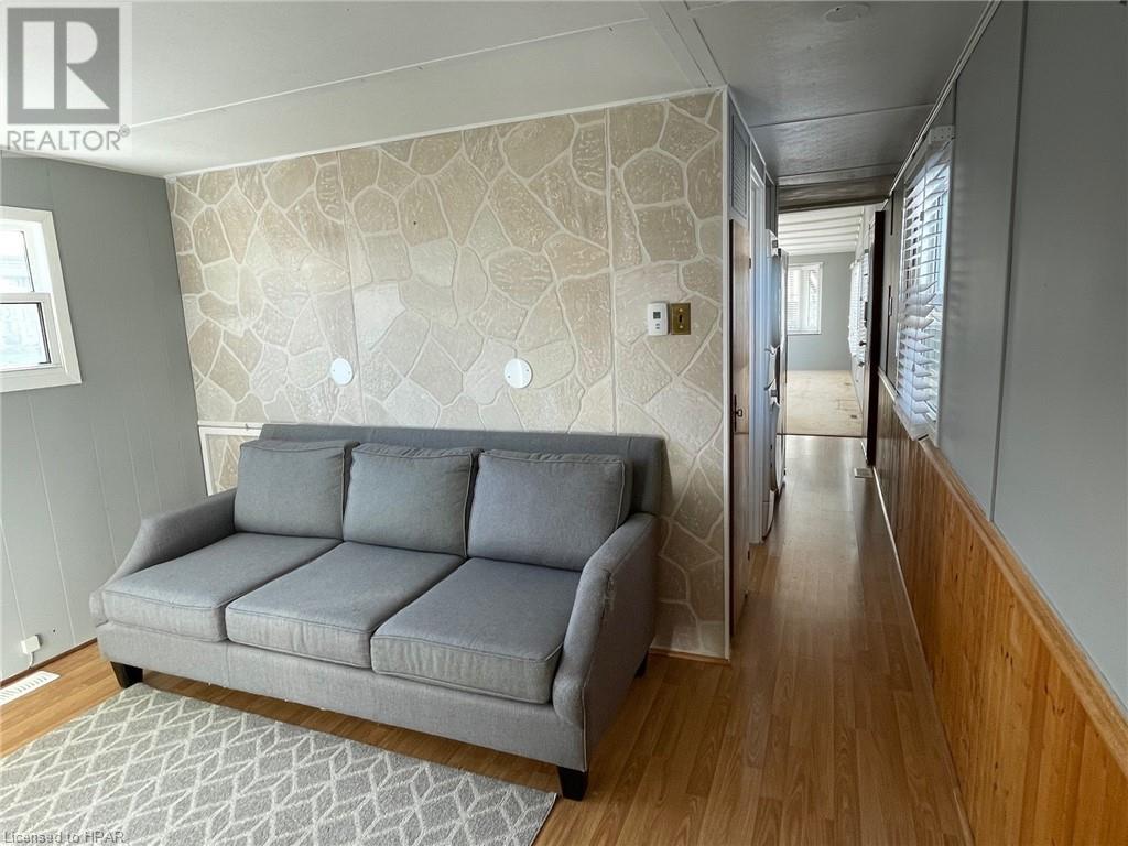 8 Iroquois Lane, Meneset, Ontario  N7A 3Y2 - Photo 15 - 40384940