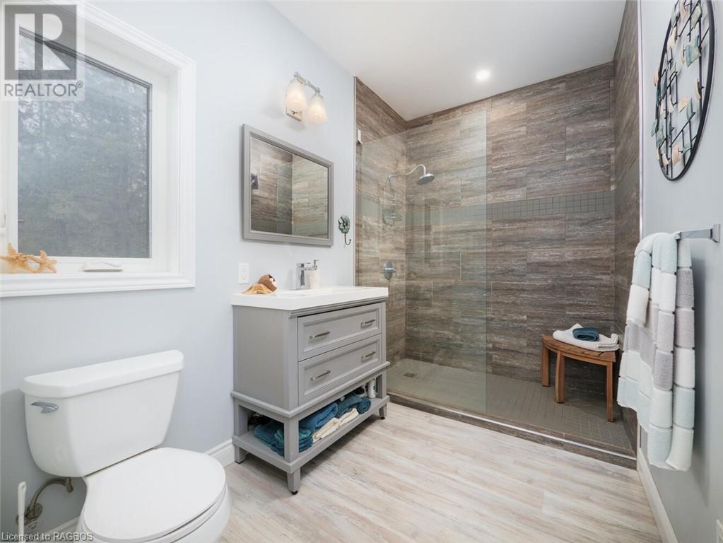 123 Ivy Drive, Georgian Bluffs, Ontario  N0H 2T0 - Photo 17 - 40526591