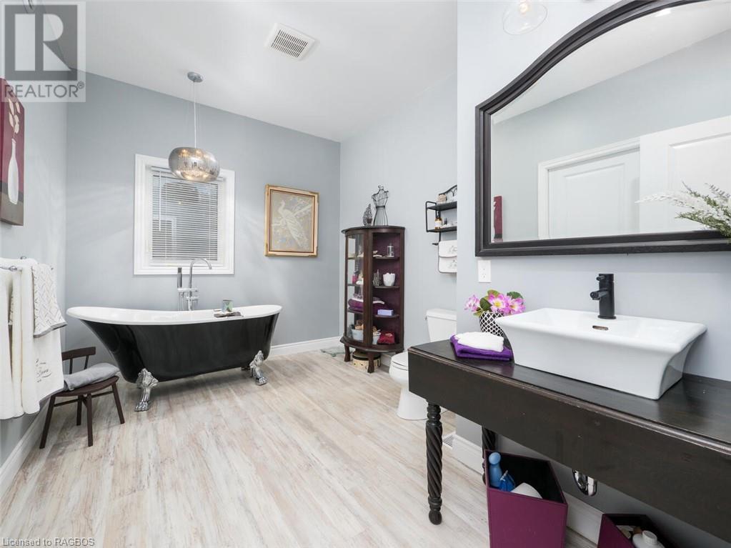 123 Ivy Drive, Georgian Bluffs, Ontario  N0H 2T0 - Photo 19 - 40526591