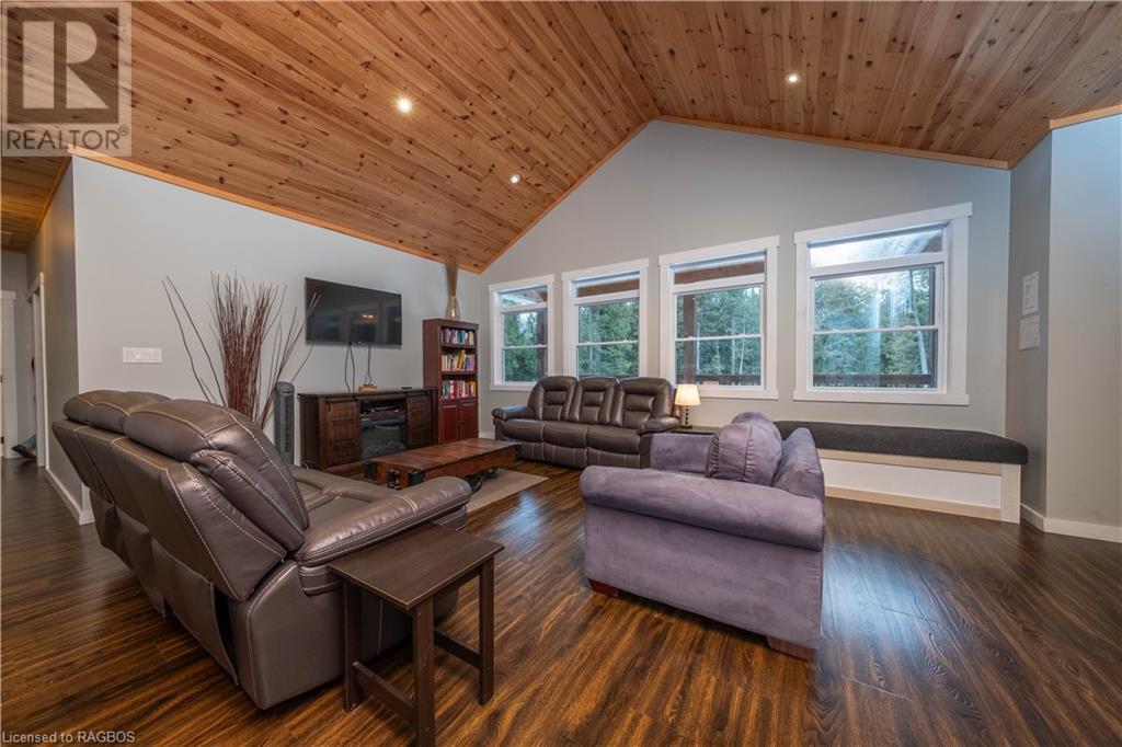 4 Ronald Street, Northern Bruce Peninsula, Ontario  N0H 1X0 - Photo 11 - 40528144