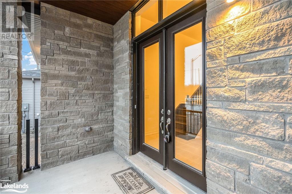 12 Tran Street, Wasaga Beach, Ontario  L9Z 1J7 - Photo 2 - 40528346